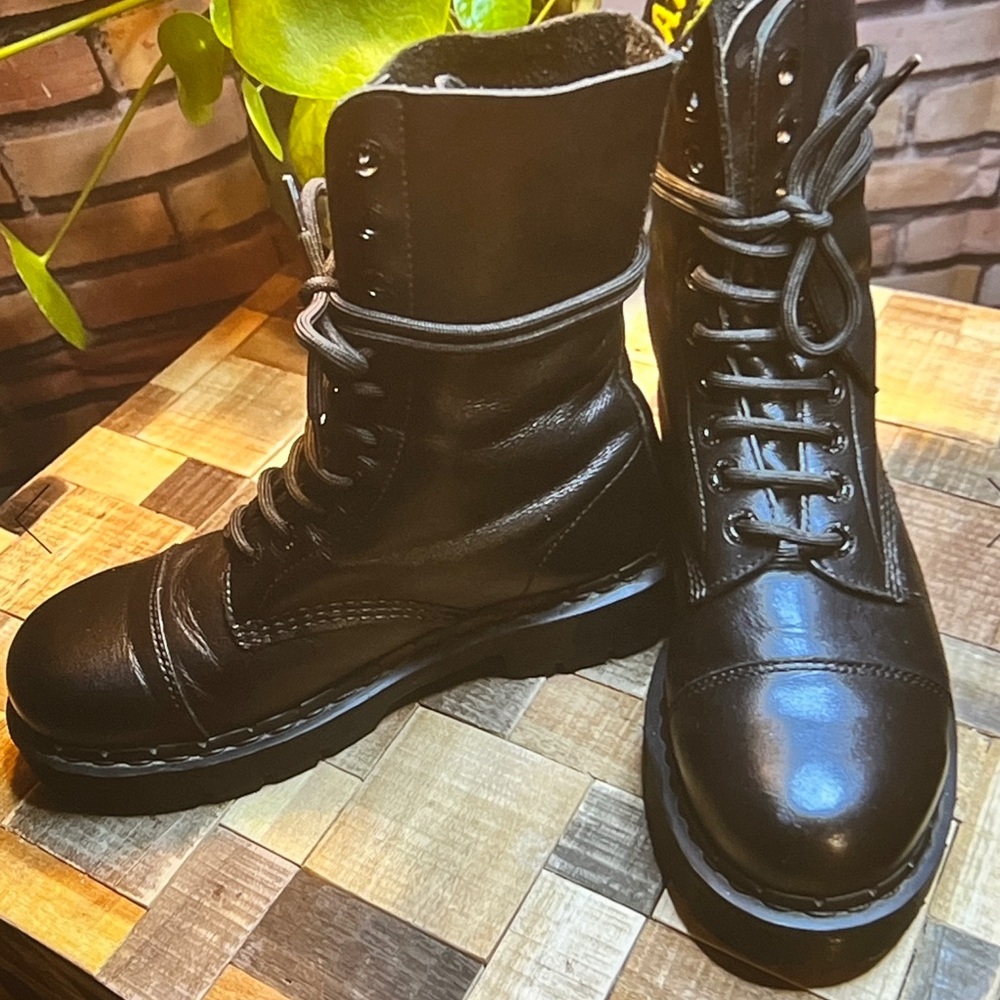 🥾 Dr. Martens 1520 Steel Toe Boots – Black –  8W 7M 39EU 6 UK